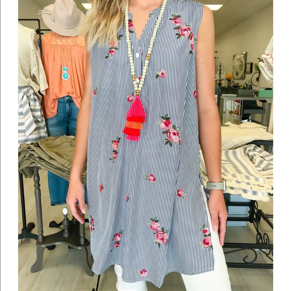 Mystree floral embroidered stripe tunic, NWT L